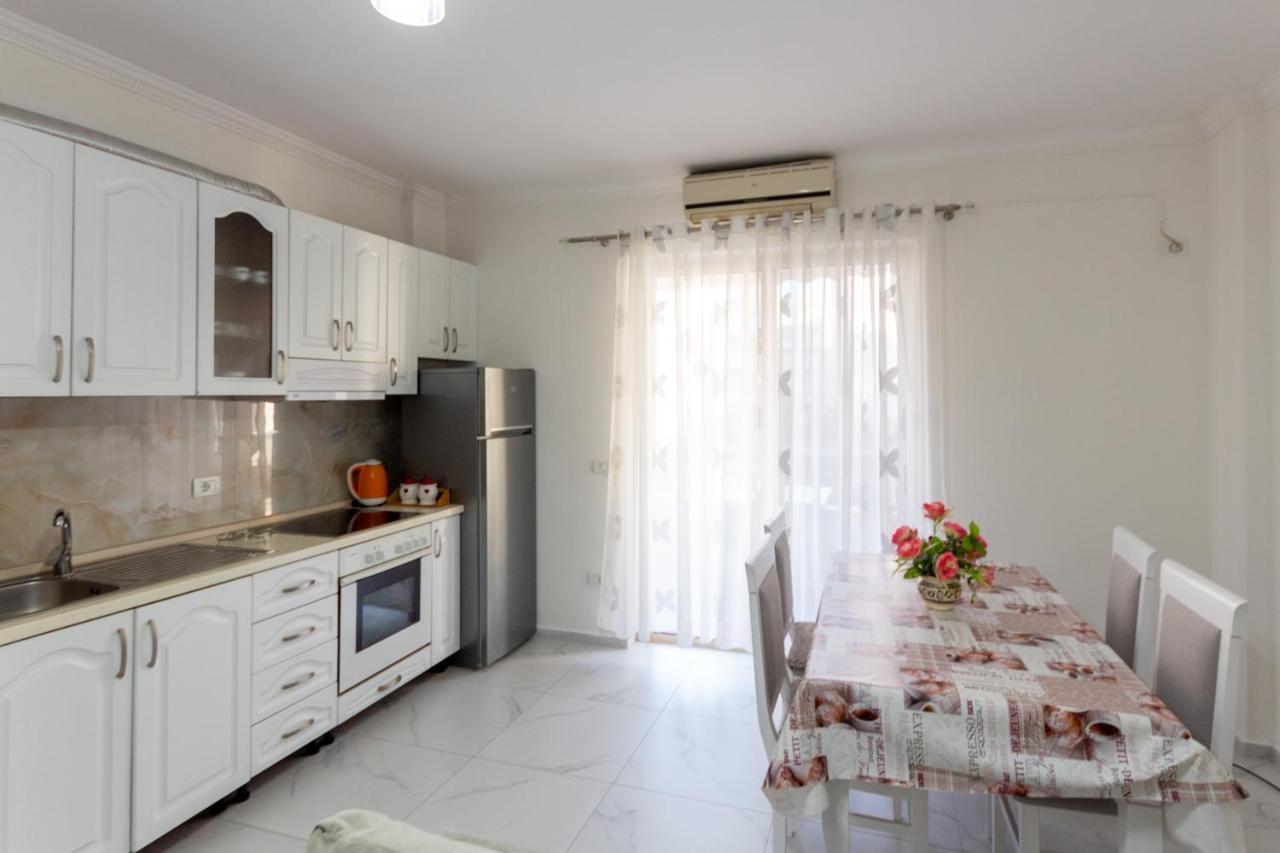 Comfortable Apartment Next To The Beach Durres Exterior photo